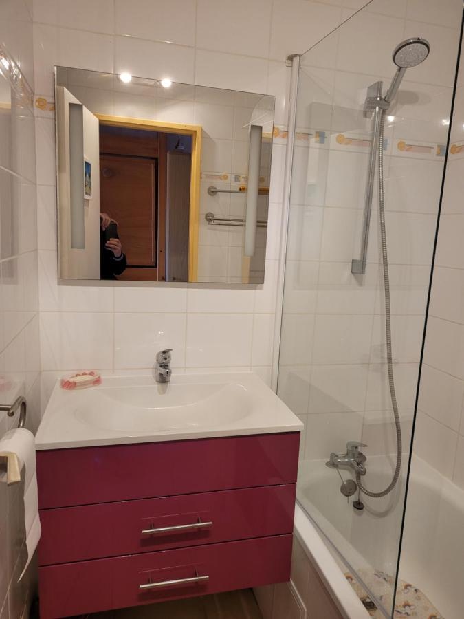 Appartement Paisible Avec Vue Panoramique Mer Et Acces Direct Plage Борм-ле-Мимоза Экстерьер фото
