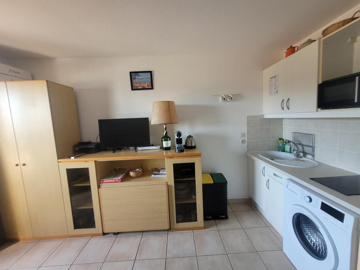 Appartement Paisible Avec Vue Panoramique Mer Et Acces Direct Plage Борм-ле-Мимоза Экстерьер фото